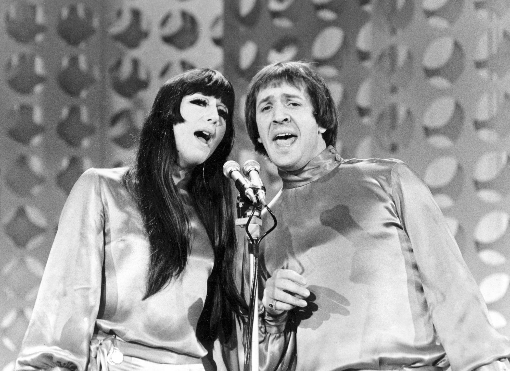 Cher demanda a los herederos de Sonny Bono por las regalías. Noticias en tiempo real