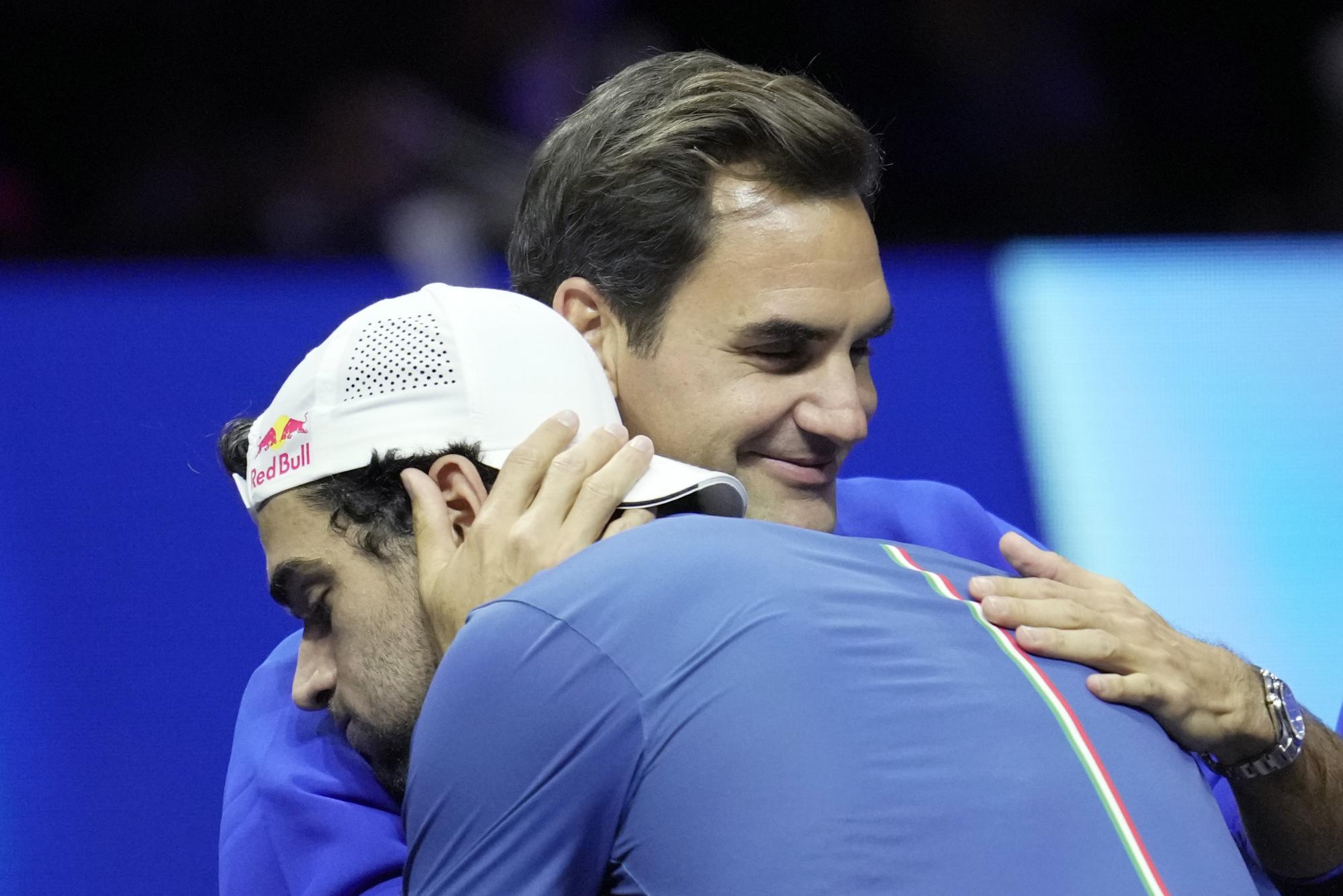 Roger Federer muestra su experiencia a Matteo Berrettini. Noticias en tiempo real