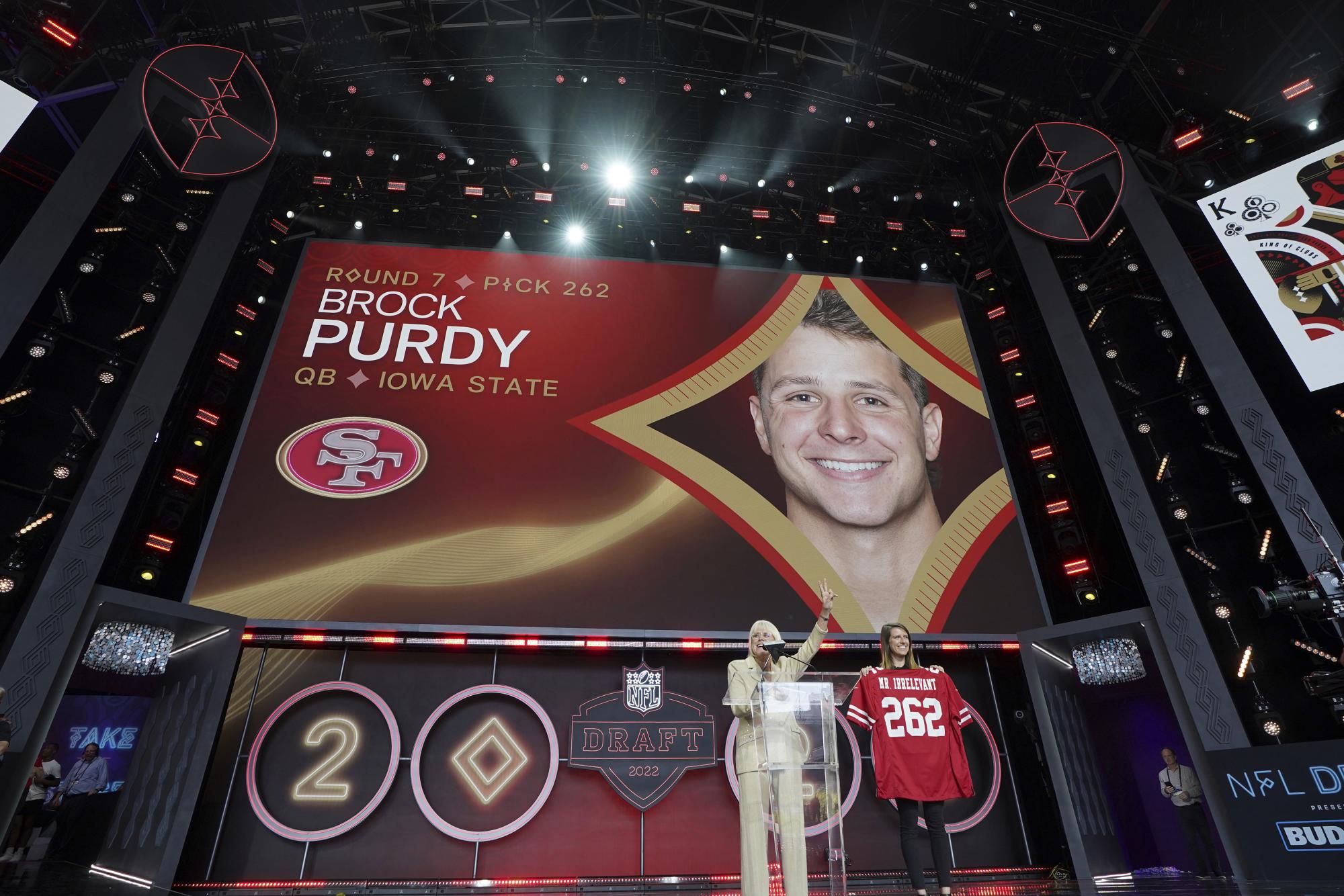 Brock Purdy podría conseguir una hazaña que ni Tom Brady logró en la NFL. Noticias en tiempo real