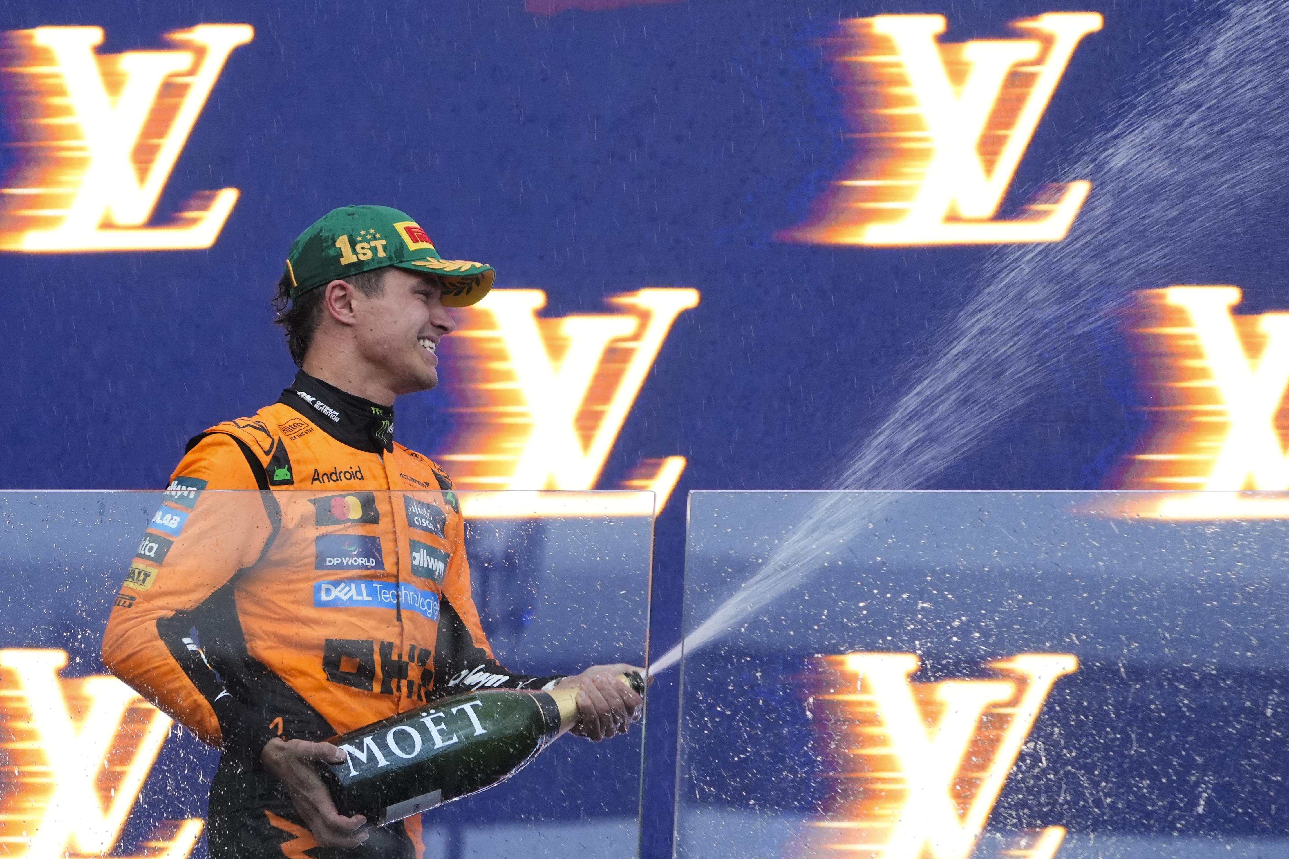 Lando Norris logró una victoria espectacular para McLaren en el Gran Premio de Australia, una carrera marcada por la lluvia y múltiples incidentes que pusieron a prueba la habilidad de los pilotos. 