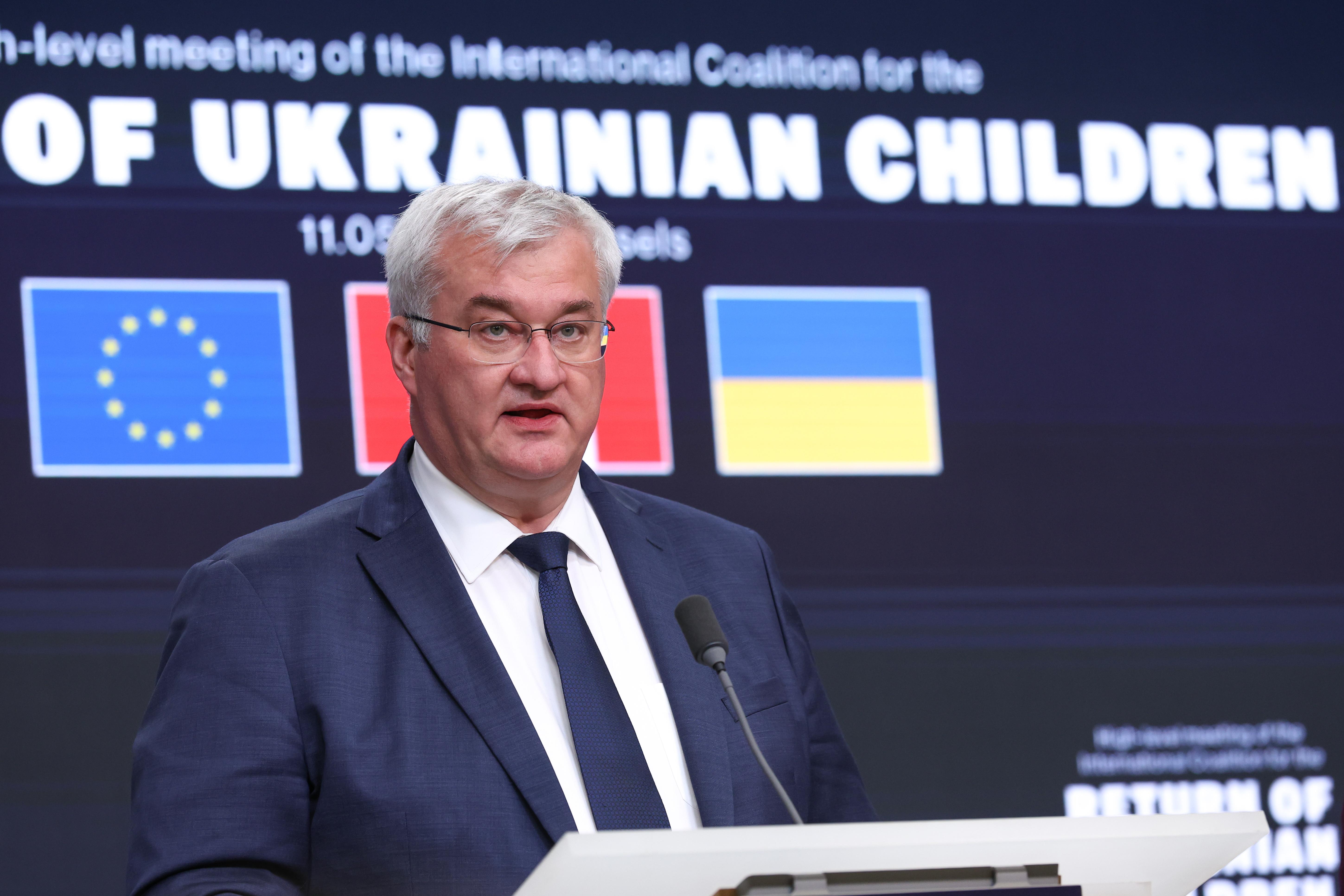 El ministro de Asuntos Exteriores de Ucrania, Andrii Sybiha, asiste a la reunión de de la Coalición Internacional para el Retorno de los Niños Ucranianos en Bruselas.