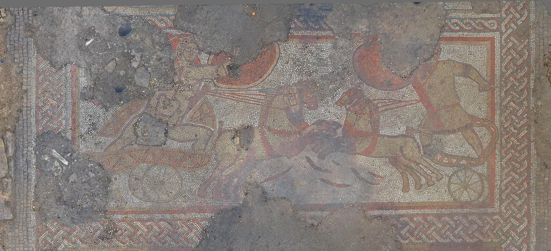 Raro mosaico romano es descubierto bajo un campo de cultivo en Inglaterra. Noticias en tiempo real
