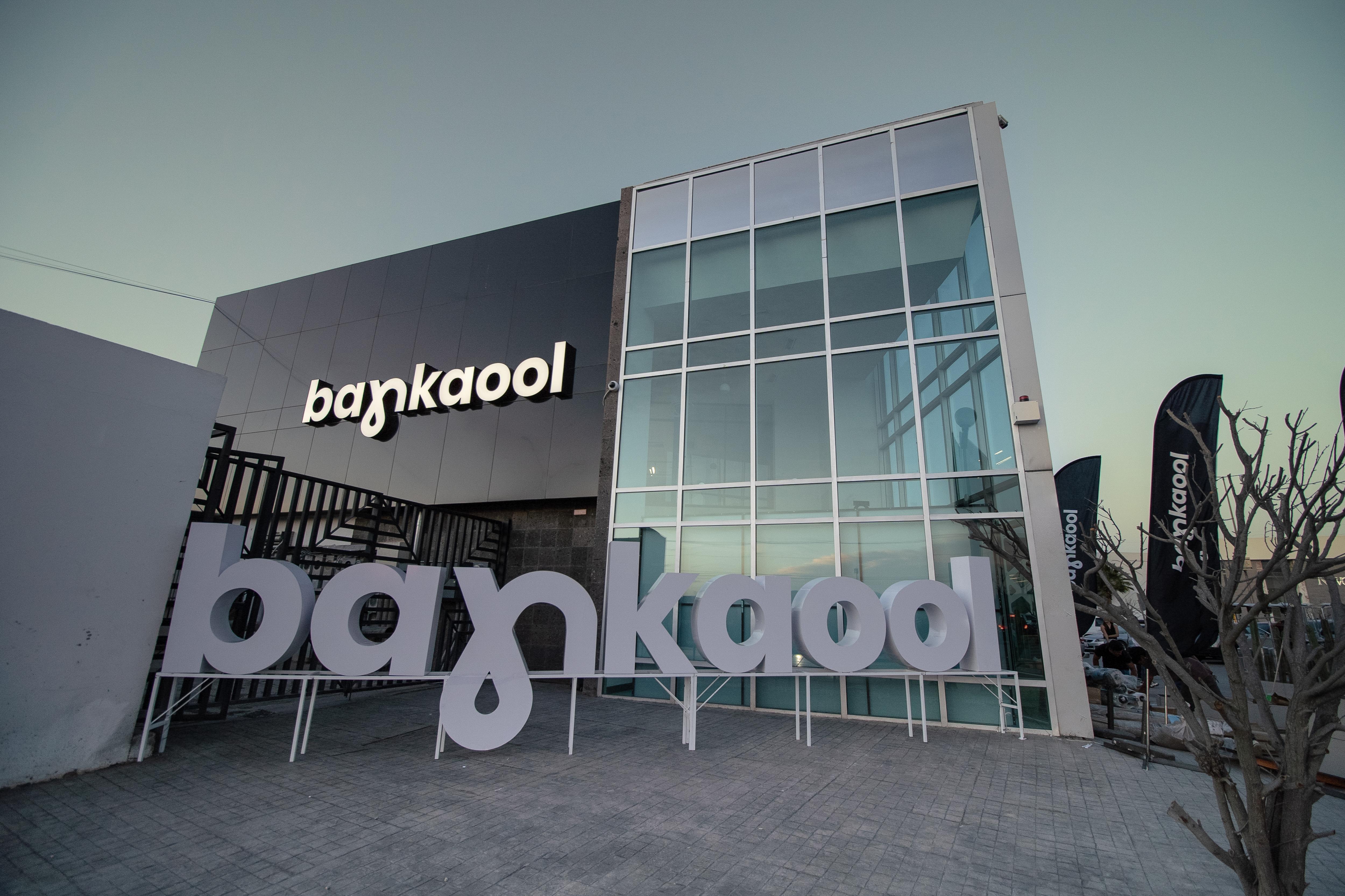 Ratifica Fitch perspectiva estable de Bankaool con calificación BBB+