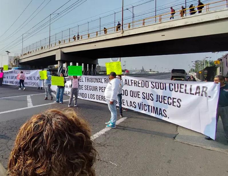 Bloquean la México-Pachuca, protestan por la liberación de presuntos homicidas. Noticias en tiempo real