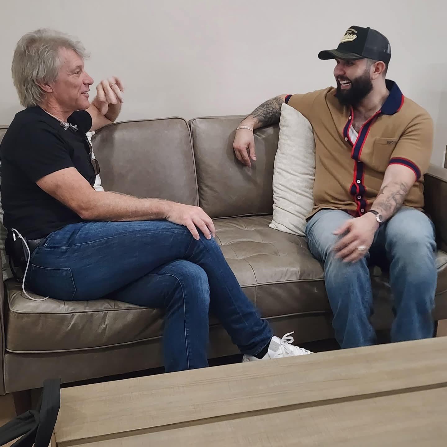 ¿Ya la escuchaste? Hacen ‘match’ Clarín León y Bon Jovi en inglés y español