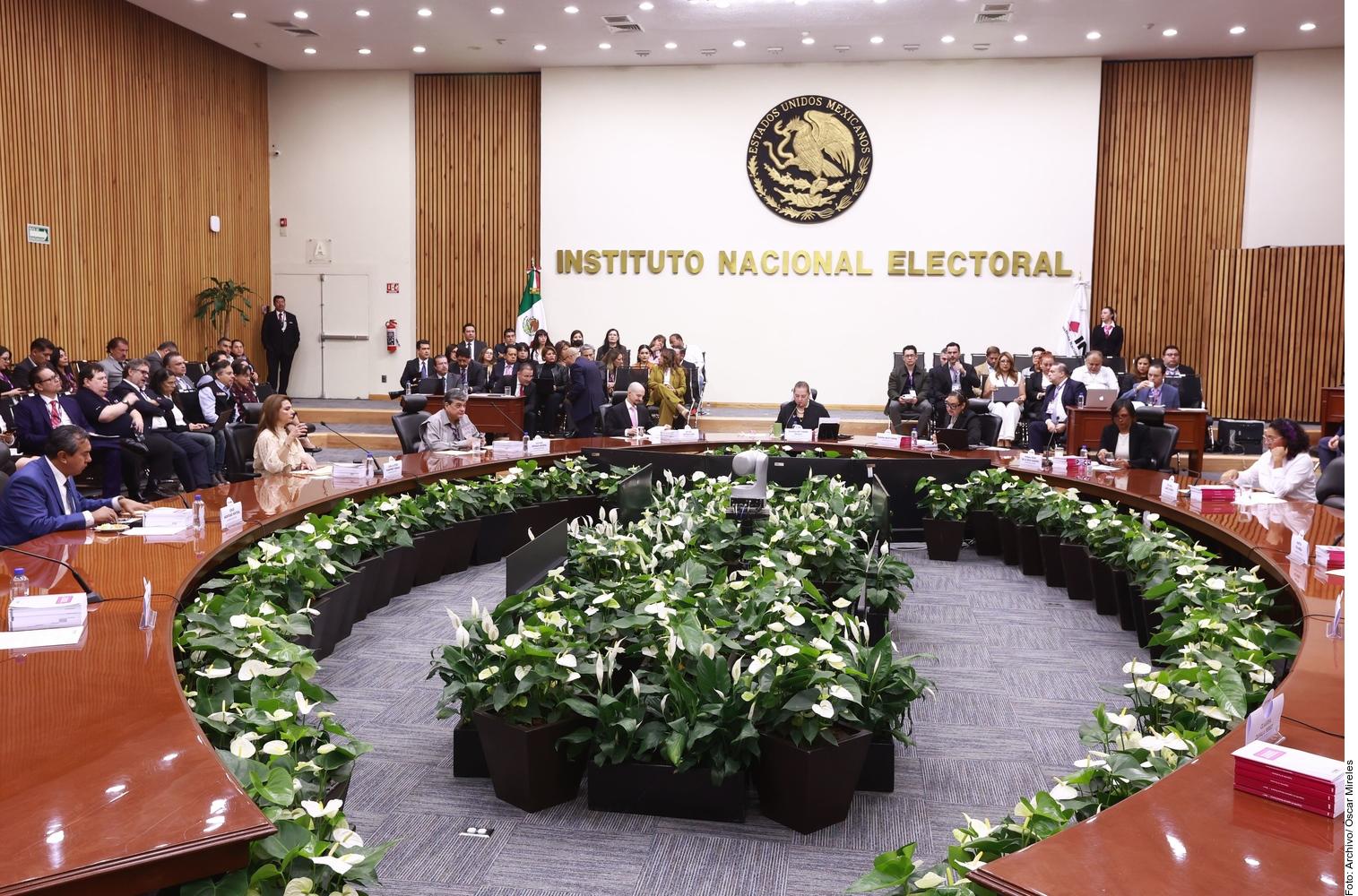 Buscan, sin experiencia, ser consejeros del INE