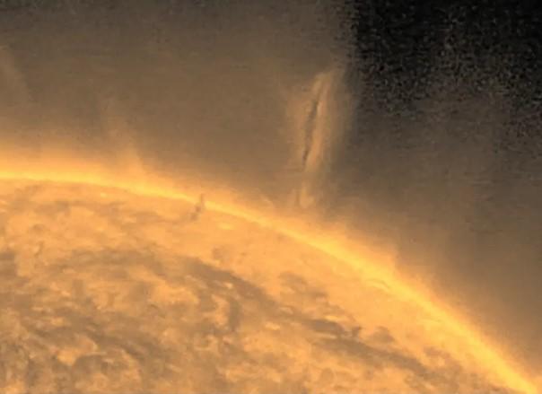 NASA detecta como un tornado solar ‘infernal’ entra en erupción. Noticias en tiempo real