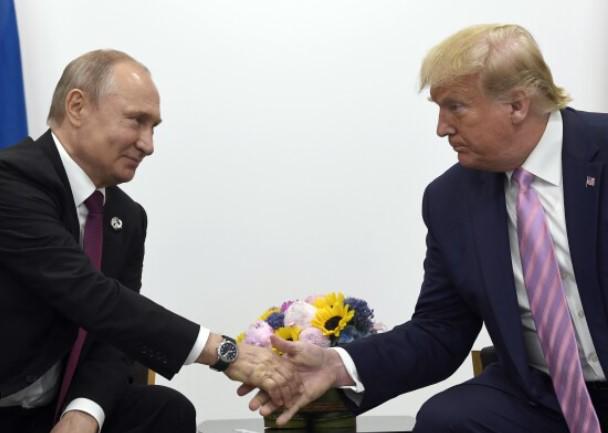 Trump considera imponer ‘sanciones secundarias’ a Rusia antes de las posibles conversaciones de alto riesgo entre Putin y Zelensky. Noticias en tiempo real