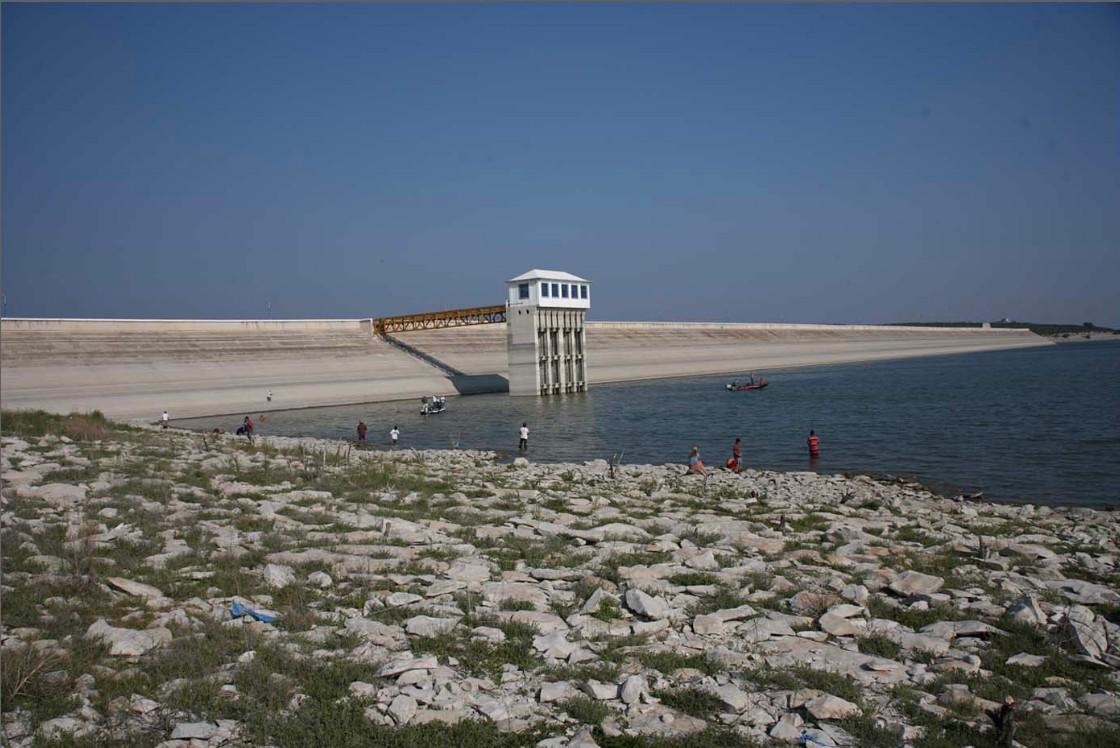 Saquean la presa ‘Don Martín’ para enviar agua a Nuevo León