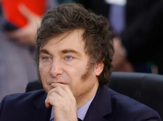 Argentina aprueba el proyecto de ley de Milei sobre la explotación de glaciares en medio de protestas