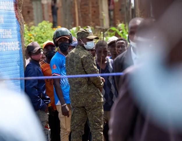 Residentes del Congo incendian un centro de tratamiento del Ébola mientras crece el miedo y la ira