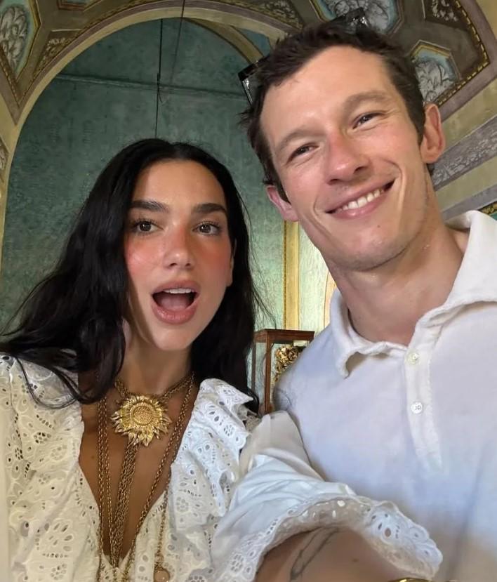 ¡Durará 3 días! Dua Lipa y Callum Turner ultiman detalles para su boda en Italia