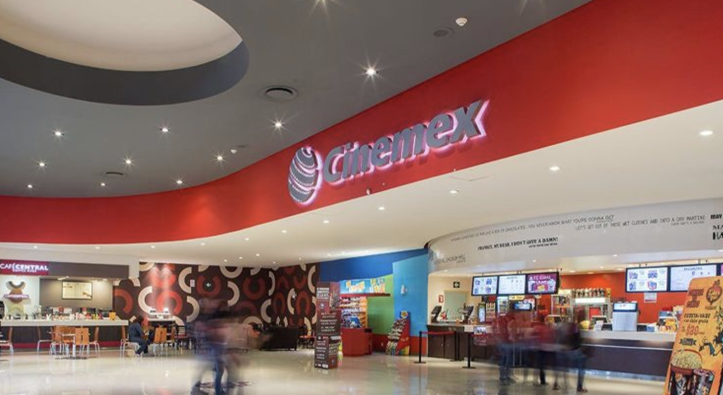 Exhiben en redes a cine de Saltillo por cancelar funciones sin previo aviso
