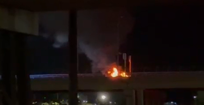 Ataca a su familia, , incendia auto en puente internacional y escapa hacia Texas