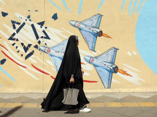 Irán ataca bases estadounidenses en Jordania, Kuwait y Bahré