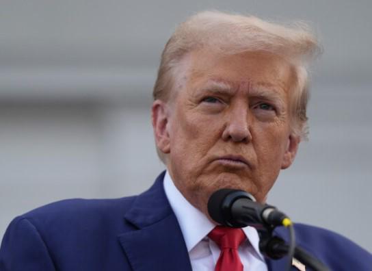 Trump afirma que EU ‘tomará el centro de exportación de petr