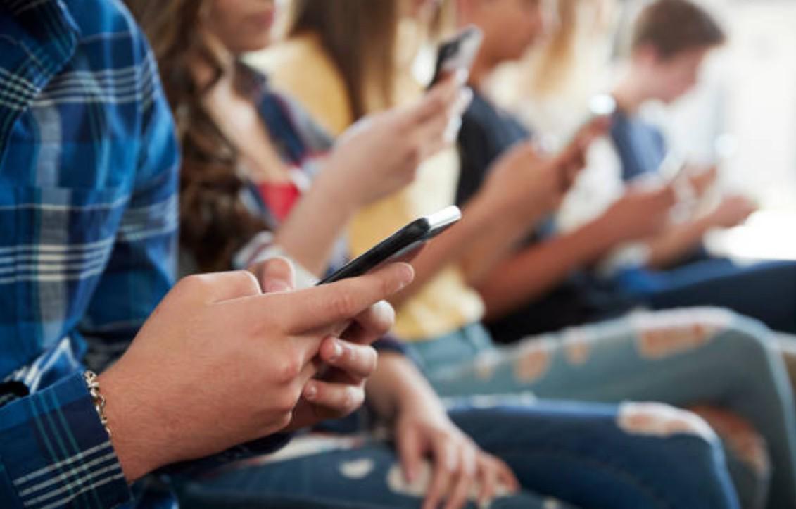 Época violenta de Coahuila aumentó uso de celulares en escuelas... pero se salió de control
