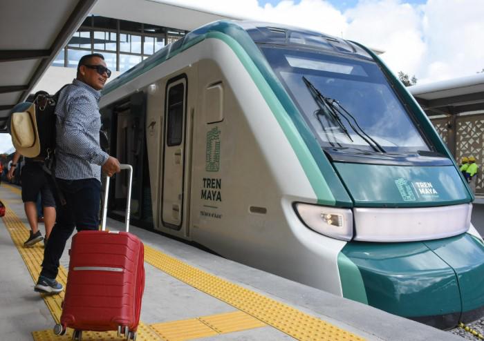 Las empresas militares como El Tren Maya, Mexicana de Aviación, AIFA, Grupo Mundo Maya venderán 42% menos