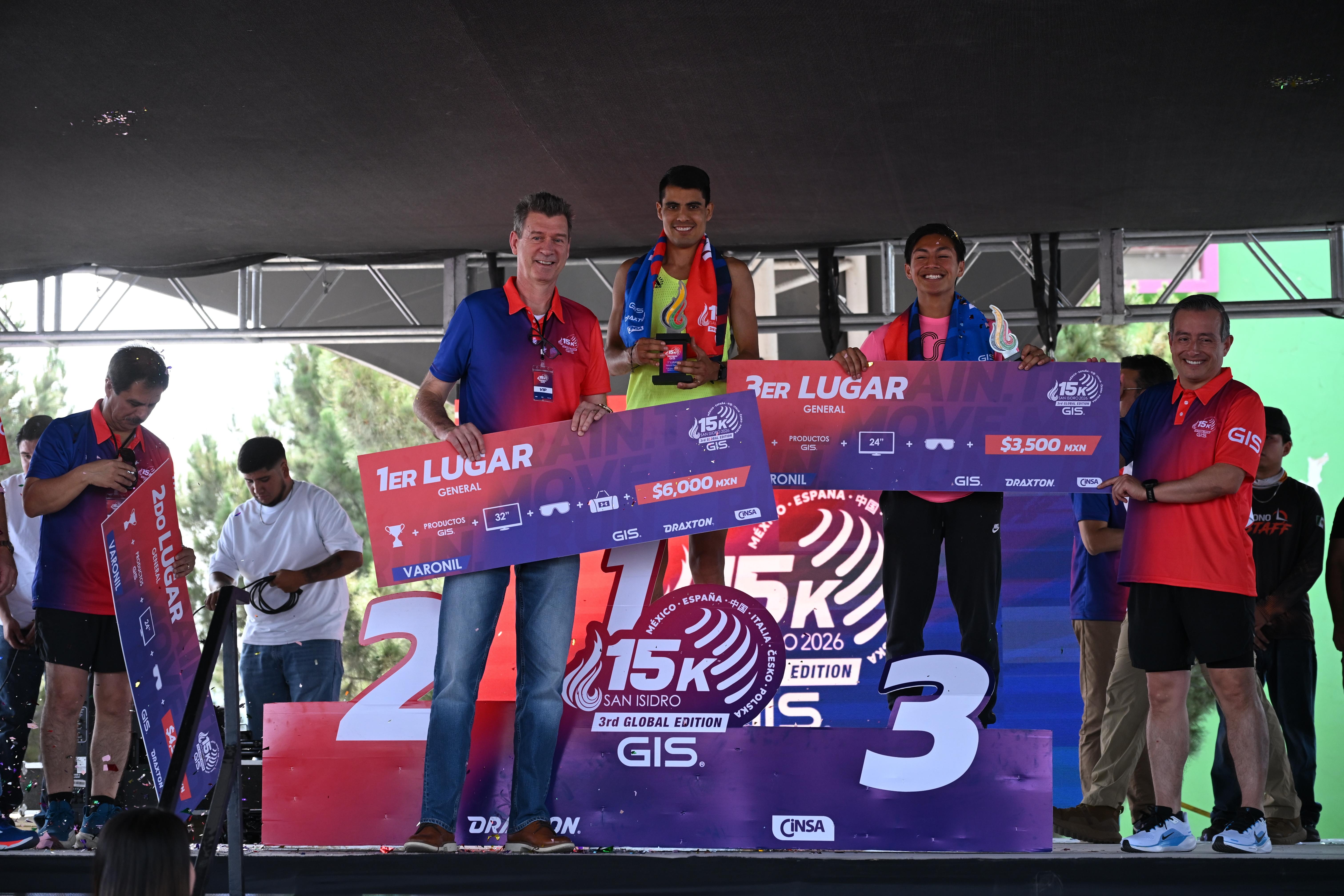 Alexis Adán Hernández Treviño se quedó con el primer lugar de la clasificación general varonil en la 15K San Isidro.