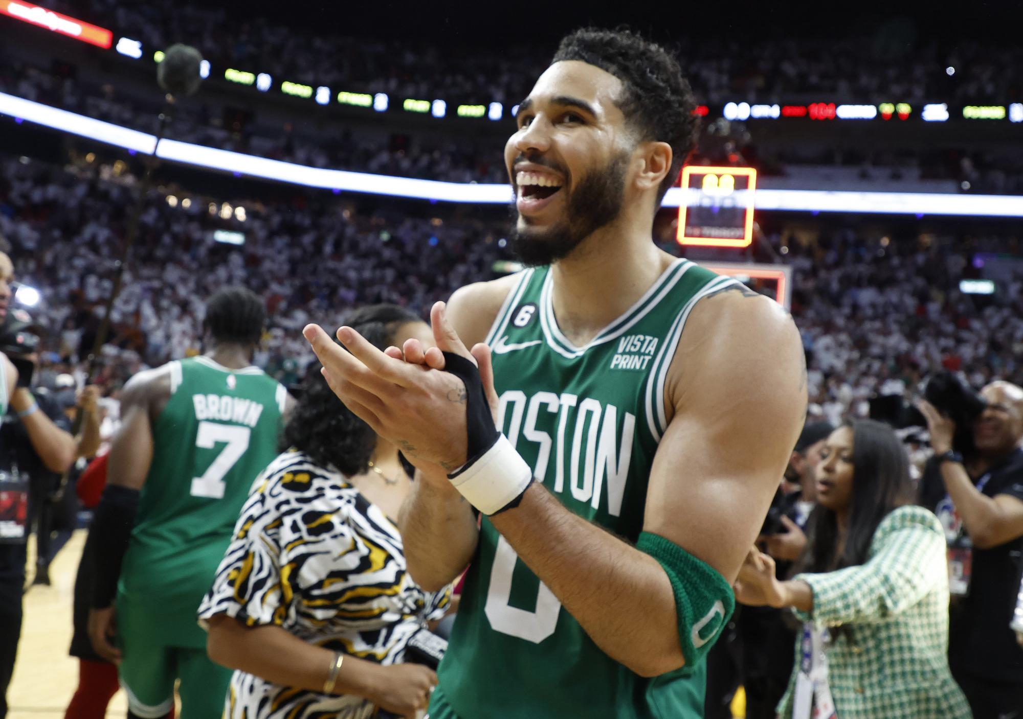 Celtics de Boston vence al Heat de Miami con una agónica canasta. Noticias en tiempo real