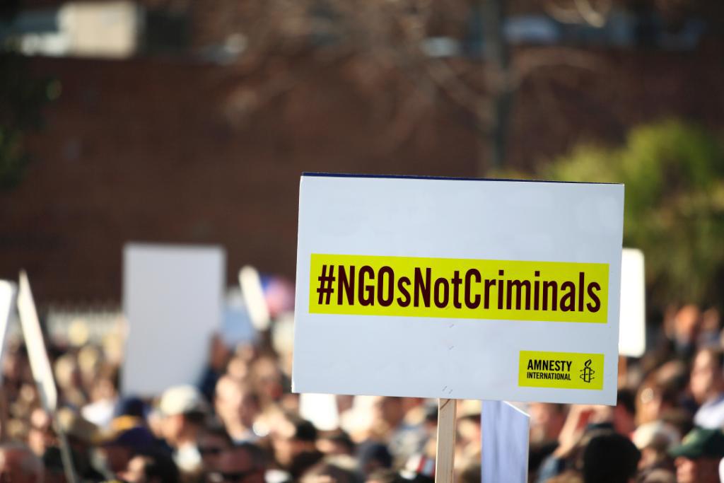 Sentencian a prisión a activistas de derechos humanos en Egipto. Noticias en tiempo real