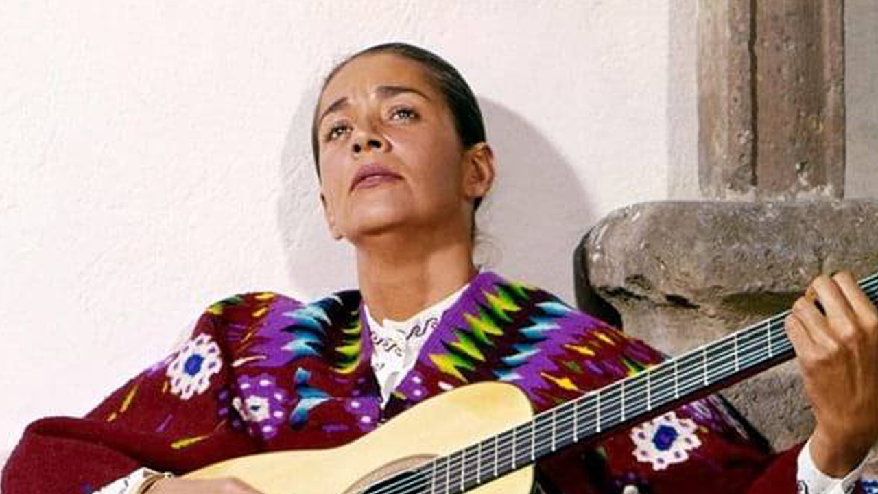 Diez años sin Chavela Vargas ‘la dama del poncho rojo’... éstas son sus frases inolvidables . Noticias en tiempo real
