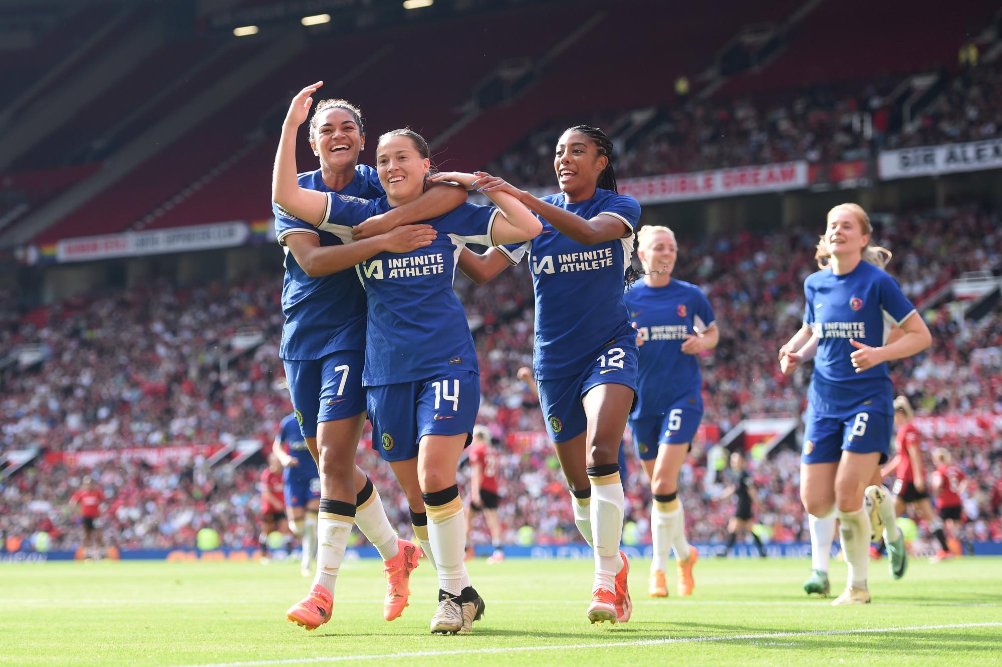 El Chelsea se coronó campeón de la Barclays Women’s Super League al derrotar contundentemente al Manchester United con un marcador de 6-0. Este triunfo permitió a Mia Fishel sumar otro título de