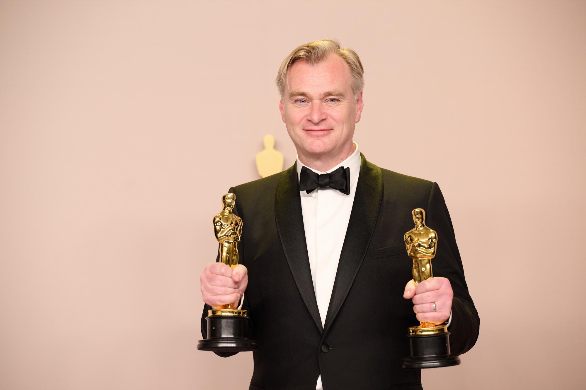 ‘Es una especie de superpoder cuando se da cuenta cómo usar la bomba atómica’: Christopher Nolan habla sobre su victoria en los Oscar. Noticias en tiempo real