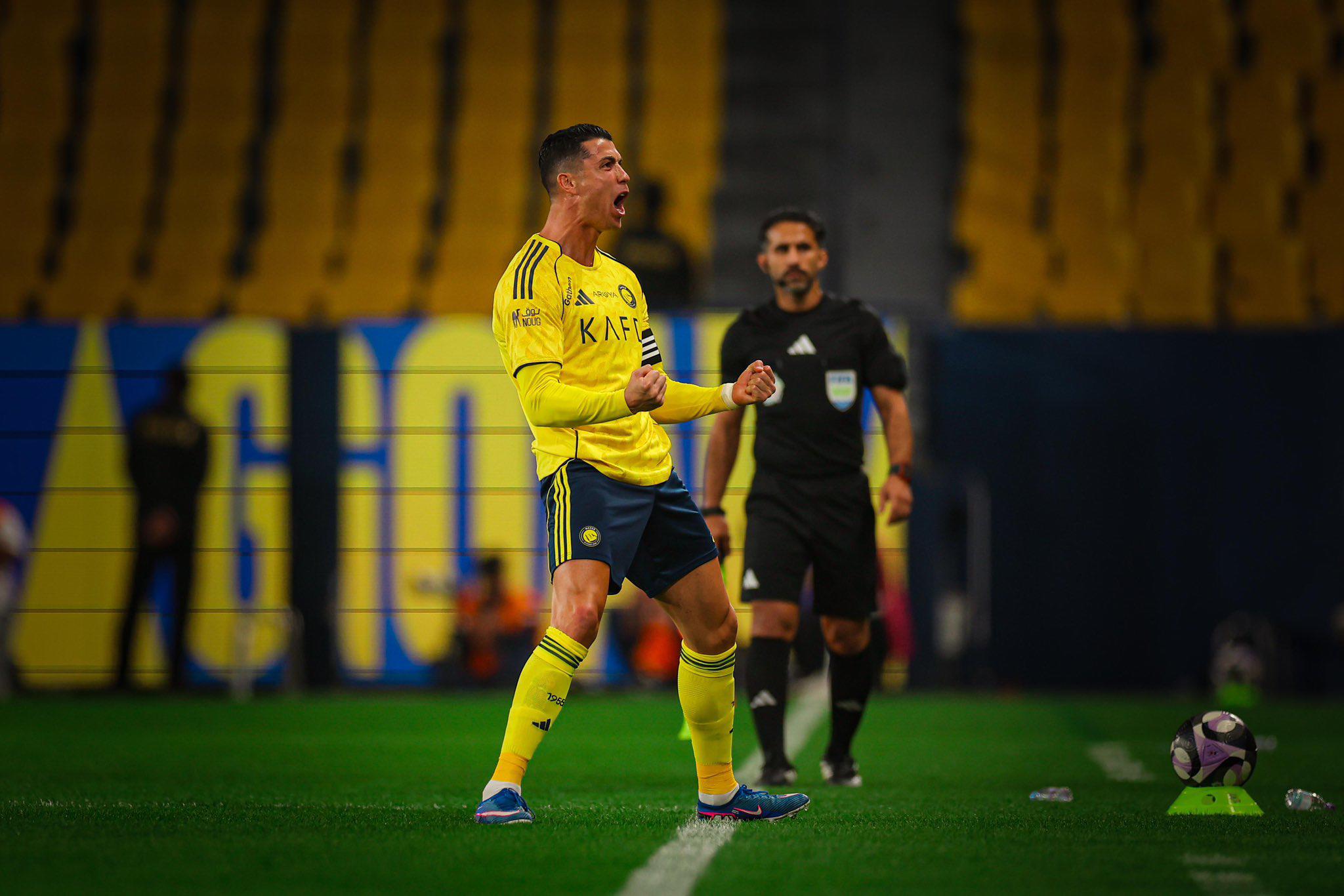 Cristiano Ronaldo volvió a ser la figura estelar de AlNassr al marcar un doblete clave en el triunfo 2-0 de su equipo sobre AlIttihad, en un partido correspondiente a la liga de Arabia Saudita.Con es