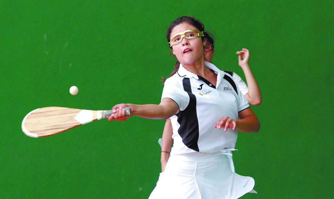 Lupita Hernández y Ximena Plácito, campeonas mundiales de frontenis en Buenos Aires