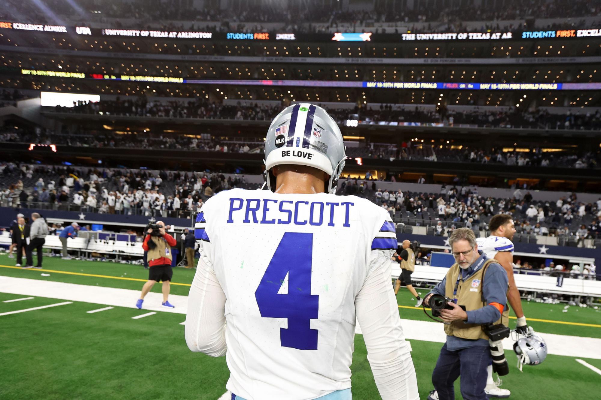 Cowboys reestructuran contrato de Dak Prescott para librar masa salarial. Noticias en tiempo real