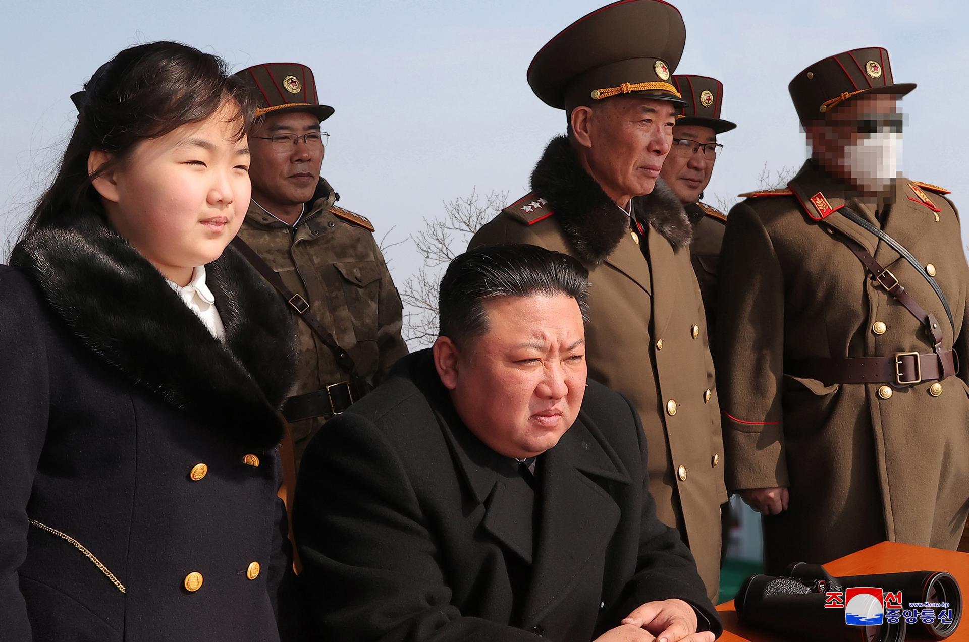 Kim Jong Un supervisa en Corea del Norte la prueba del dron Haeil, capaz de provocar tsunamis radiactivos . Noticias en tiempo real