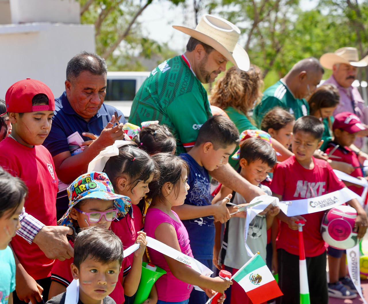 Nueva plaza transforma la vida comunitaria en Estación Higo,