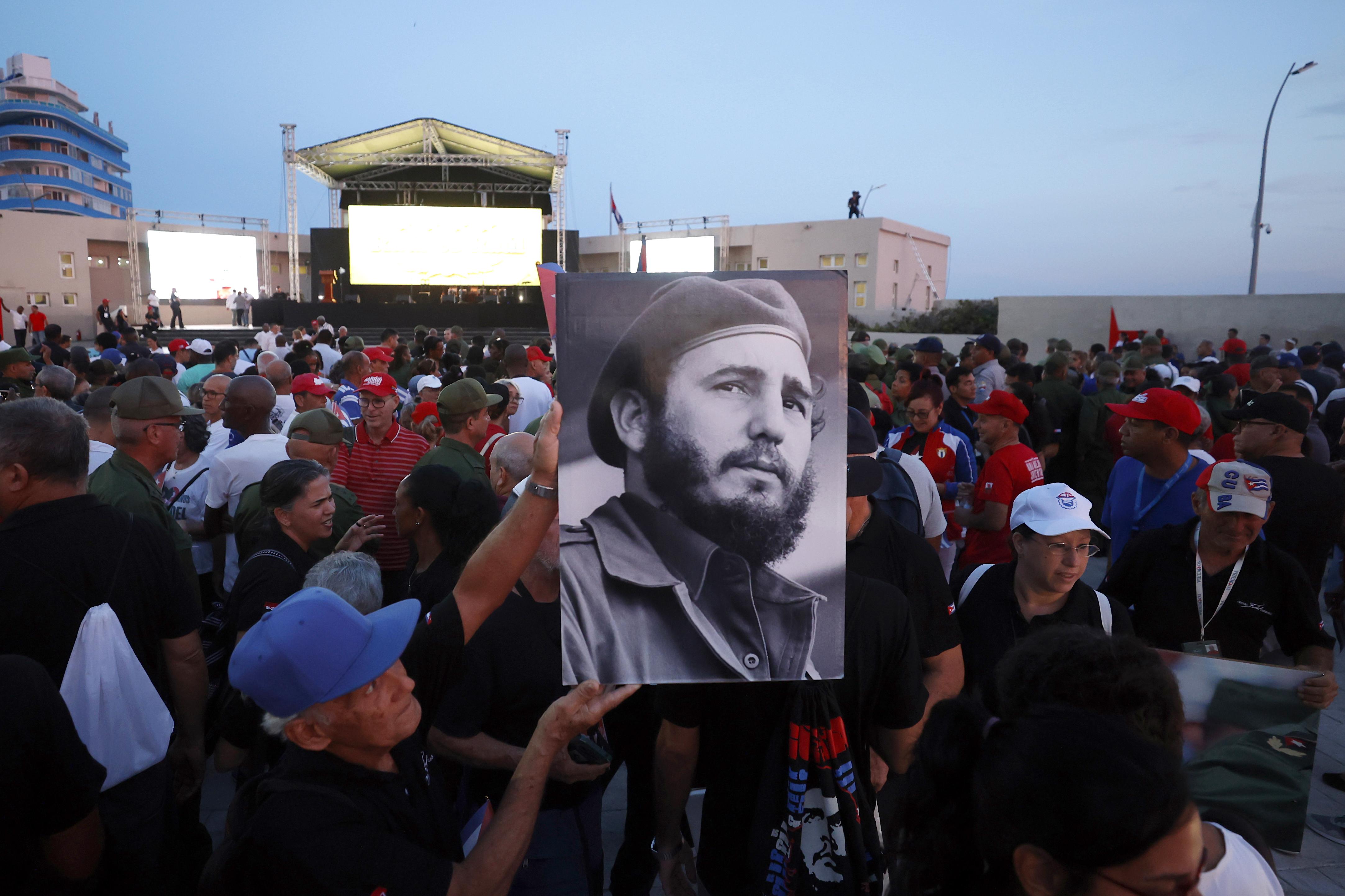 Lanza plataforma opositora cubana una reforma constitucional para acabar con el partido único
