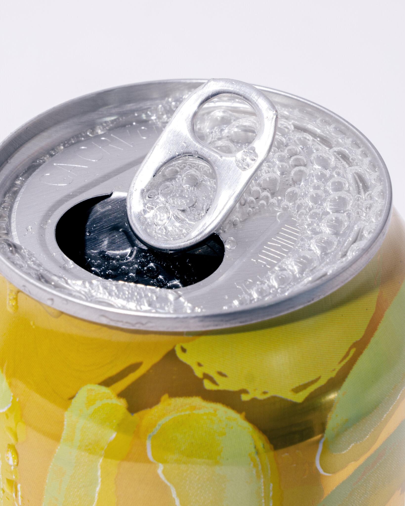 ¿El agua mineral daña los dientes?