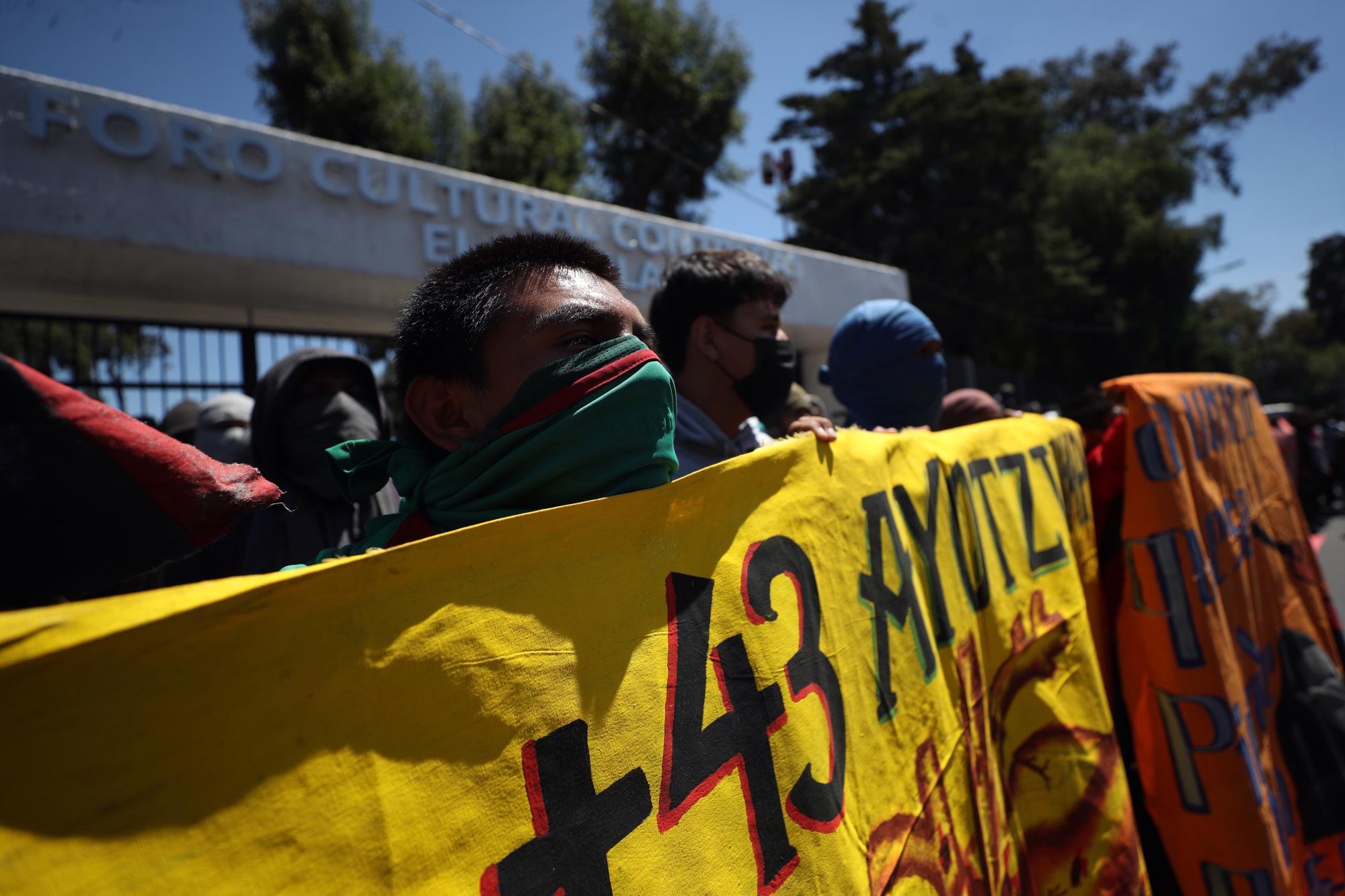 Informe señala que Guerreros Unidos sobornó a militares en el caso Ayotzinapa. Noticias en tiempo real