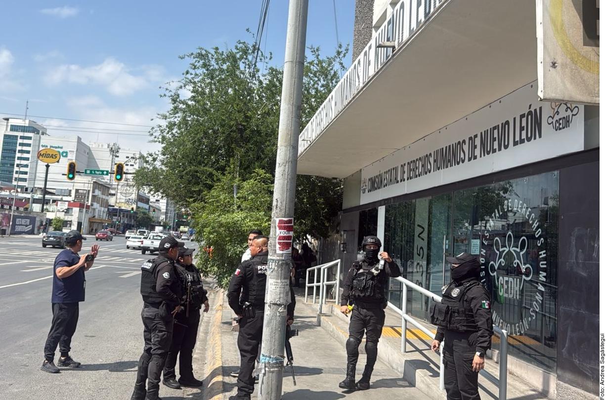 Desalojan CEDH de Nuevo León por presunta amenaza de bomba en centro de Monterrey