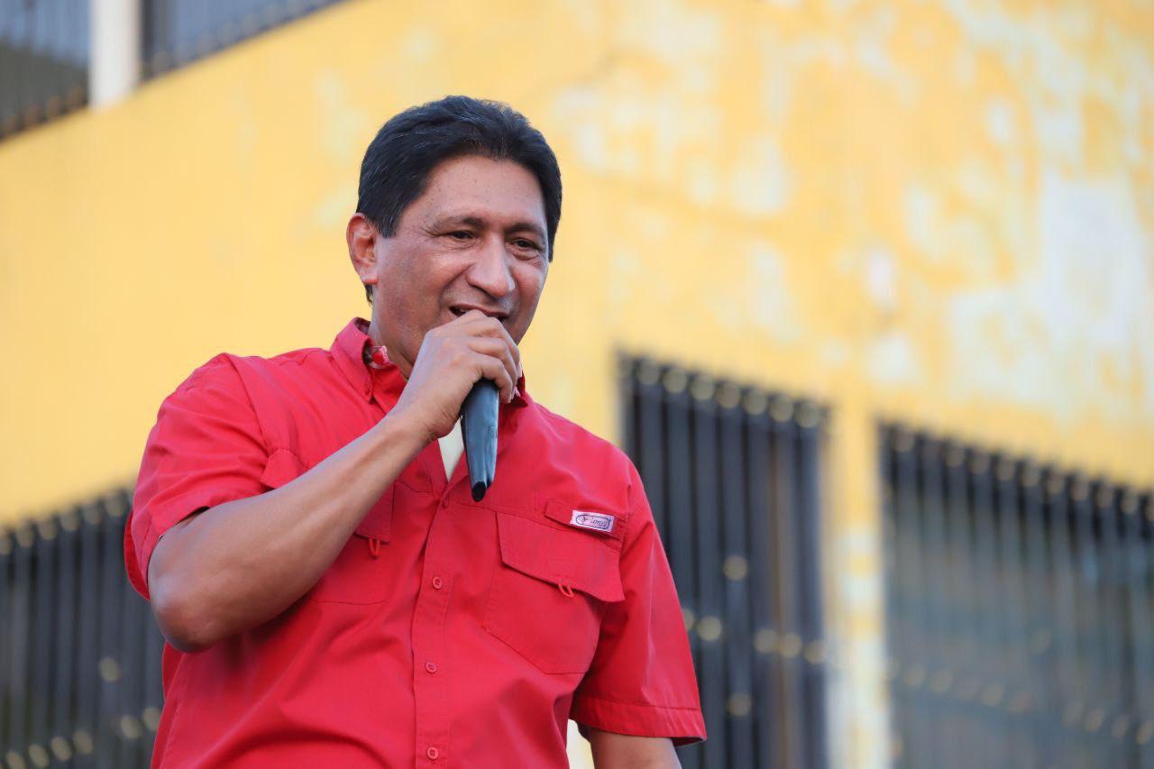 Hermano de Hugo Chávez perdía la reelección... suspenden proceso y convocan a nuevas elecciones. Noticias en tiempo real