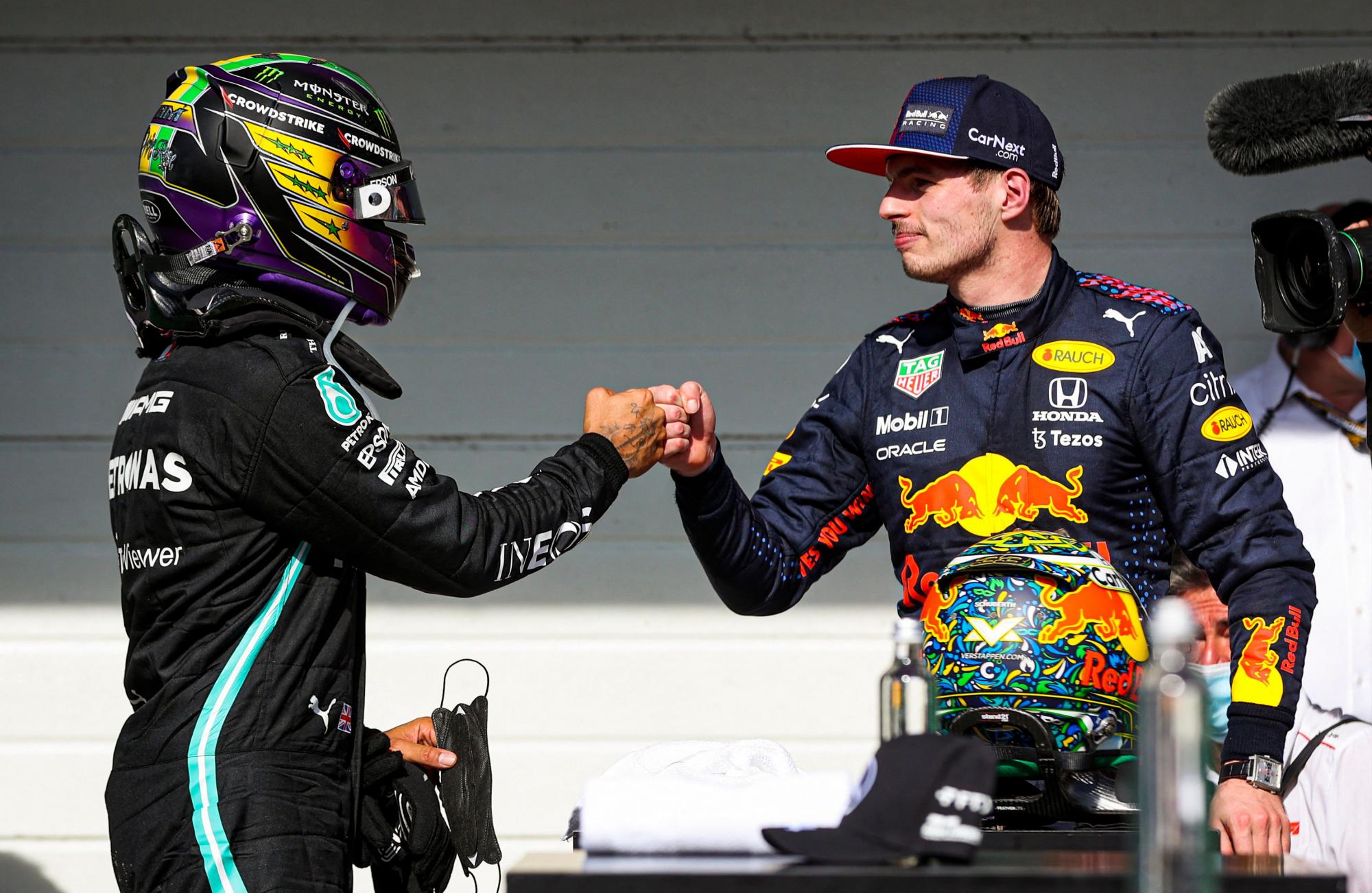 Verstappen le tira a la FIA y Hamilton, ‘es más barato conducir sin cinturón’. Noticias en tiempo real