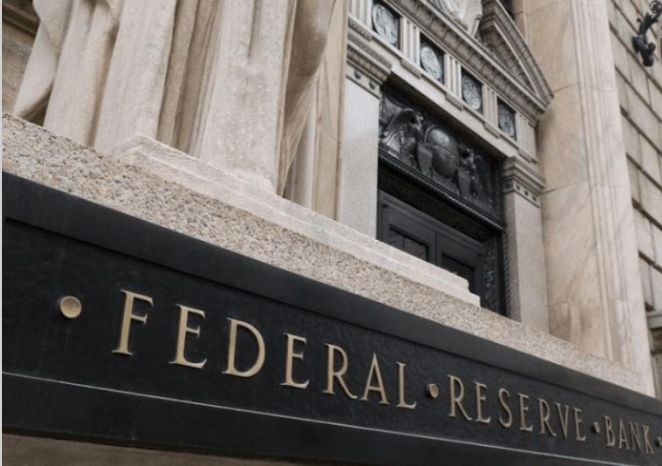 Reserva Federal de EU mantiene tasas de interés entre 5.25% y 5.50%, por inflación. Noticias en tiempo real
