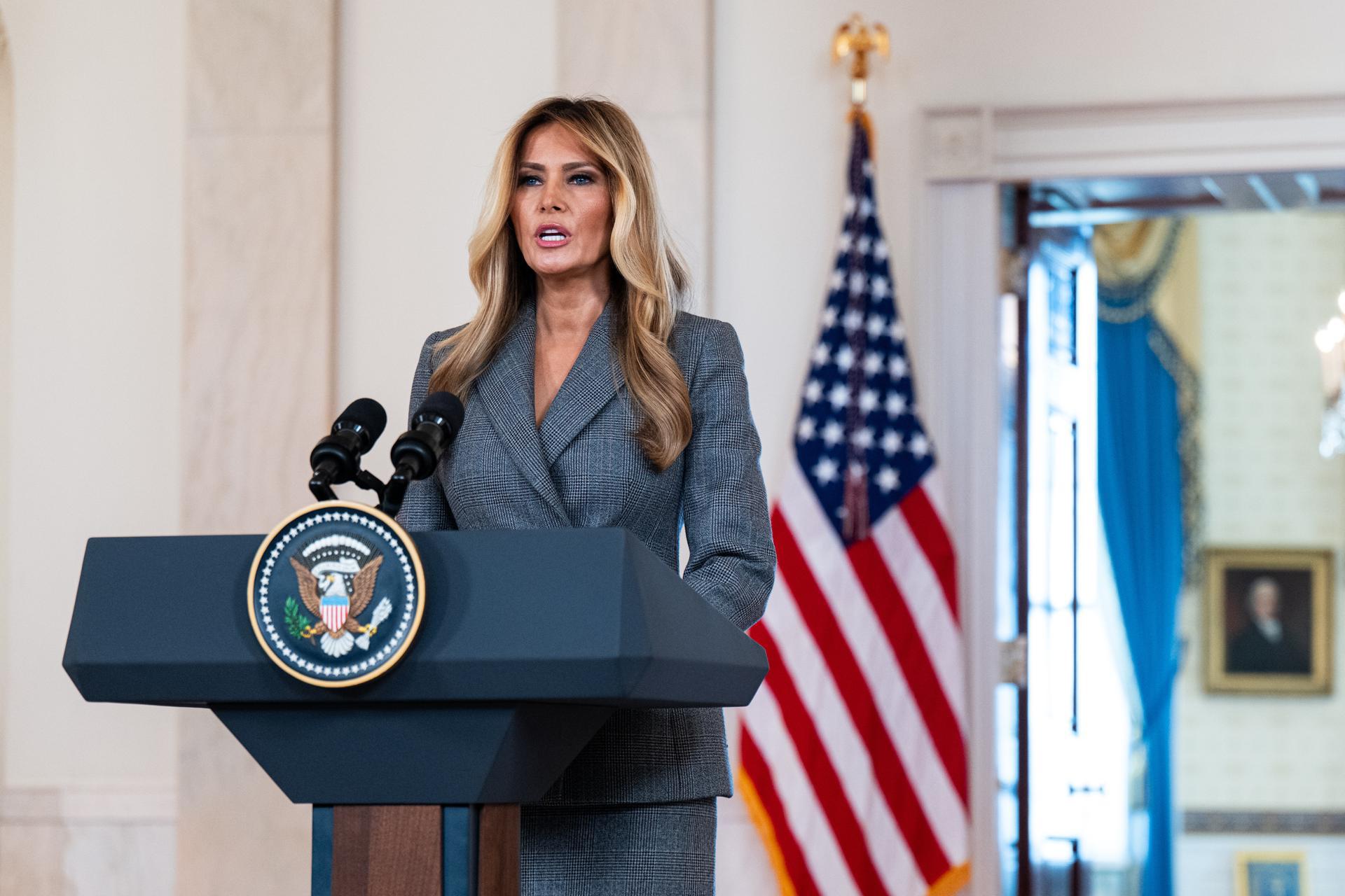 Como el inusual discurso de Melania Trump sobre Epstein termina por agrandar especulación en vez de disiparla