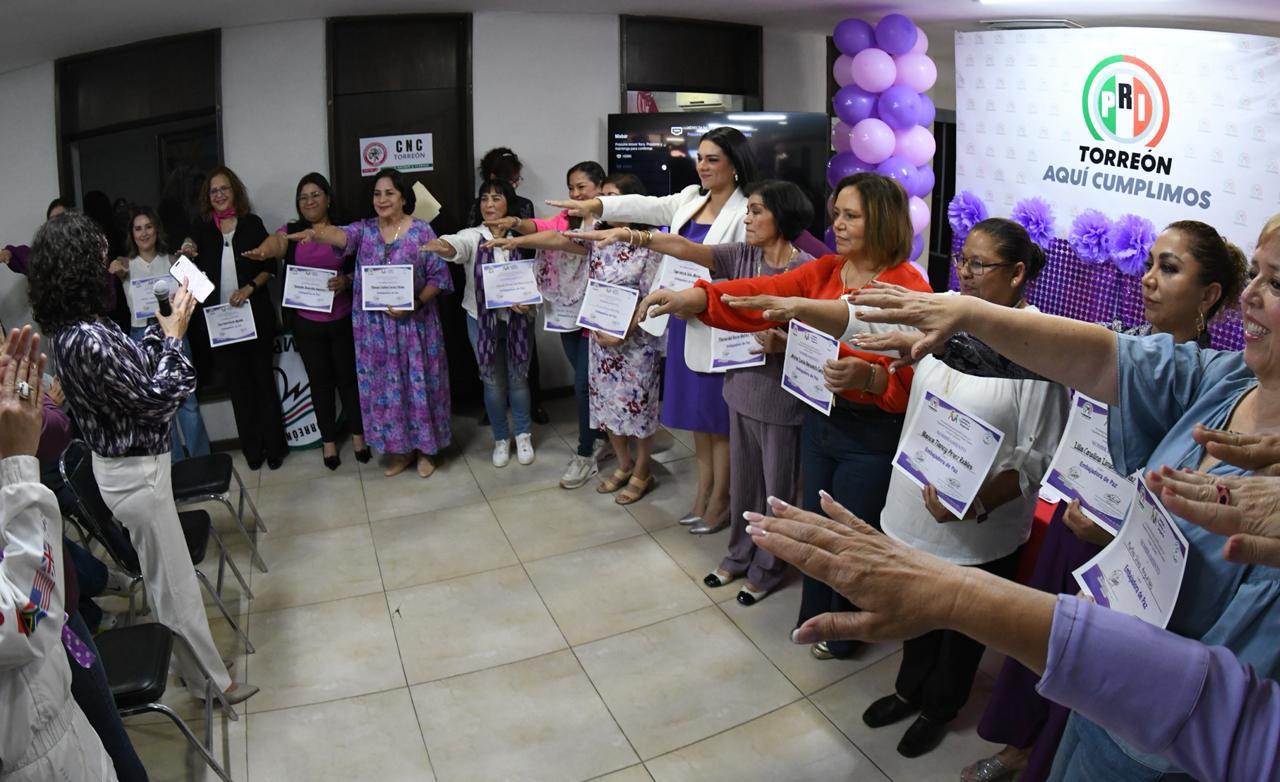 Nombra el PRI a 16 mujeres Embajadoras de la Paz en Torreón