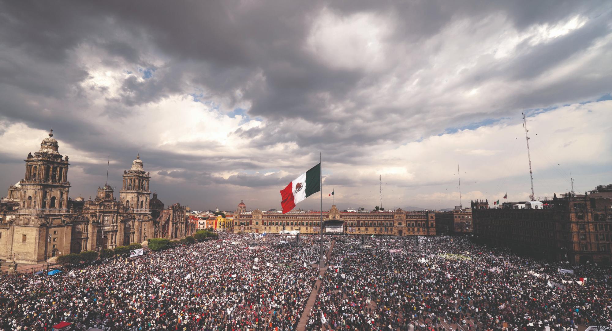 Estiman 500 mil asistentes al mitin convocado por AMLO en el Zócalo. Noticias en tiempo real