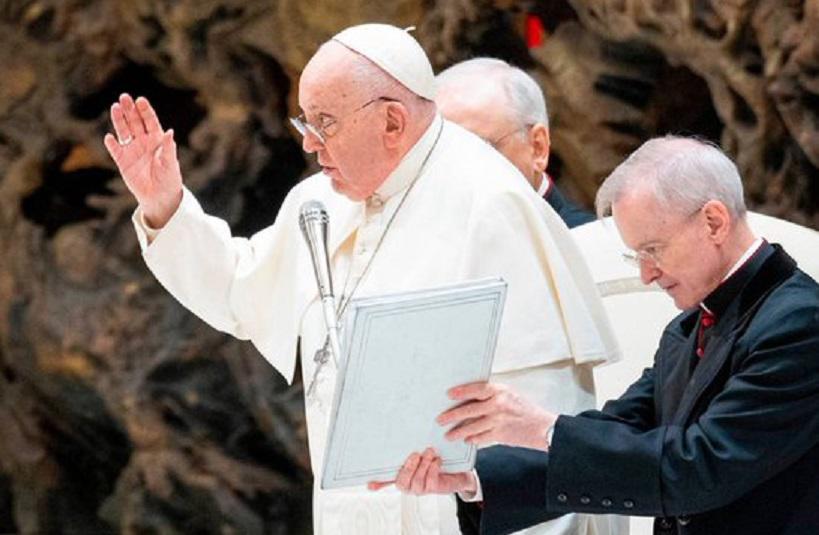 Papa Francisco defiende bendecir a parejas homosexuales; además no piensa en renunciar. Noticias en tiempo real