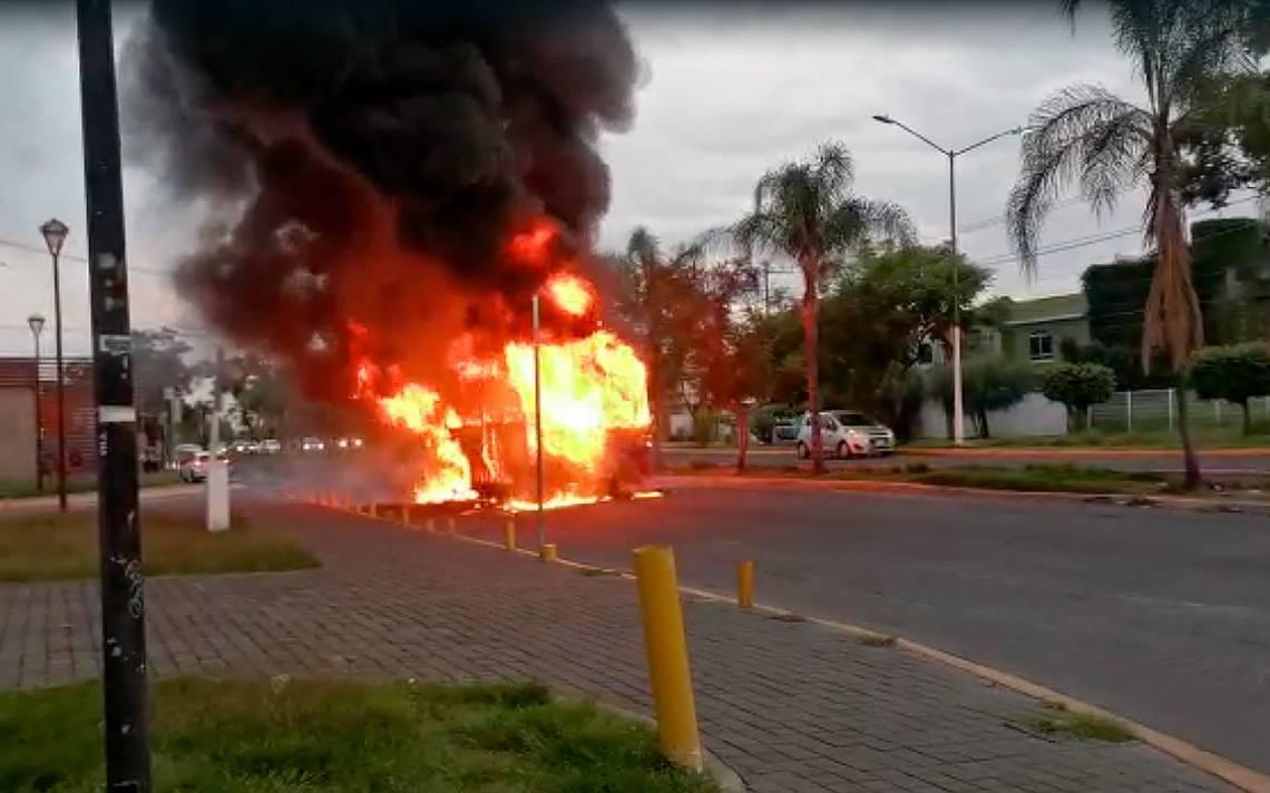 Video: así incendiaron vehículos en carretera a Saltillo, en Zapopan, Jalisco. Noticias en tiempo real