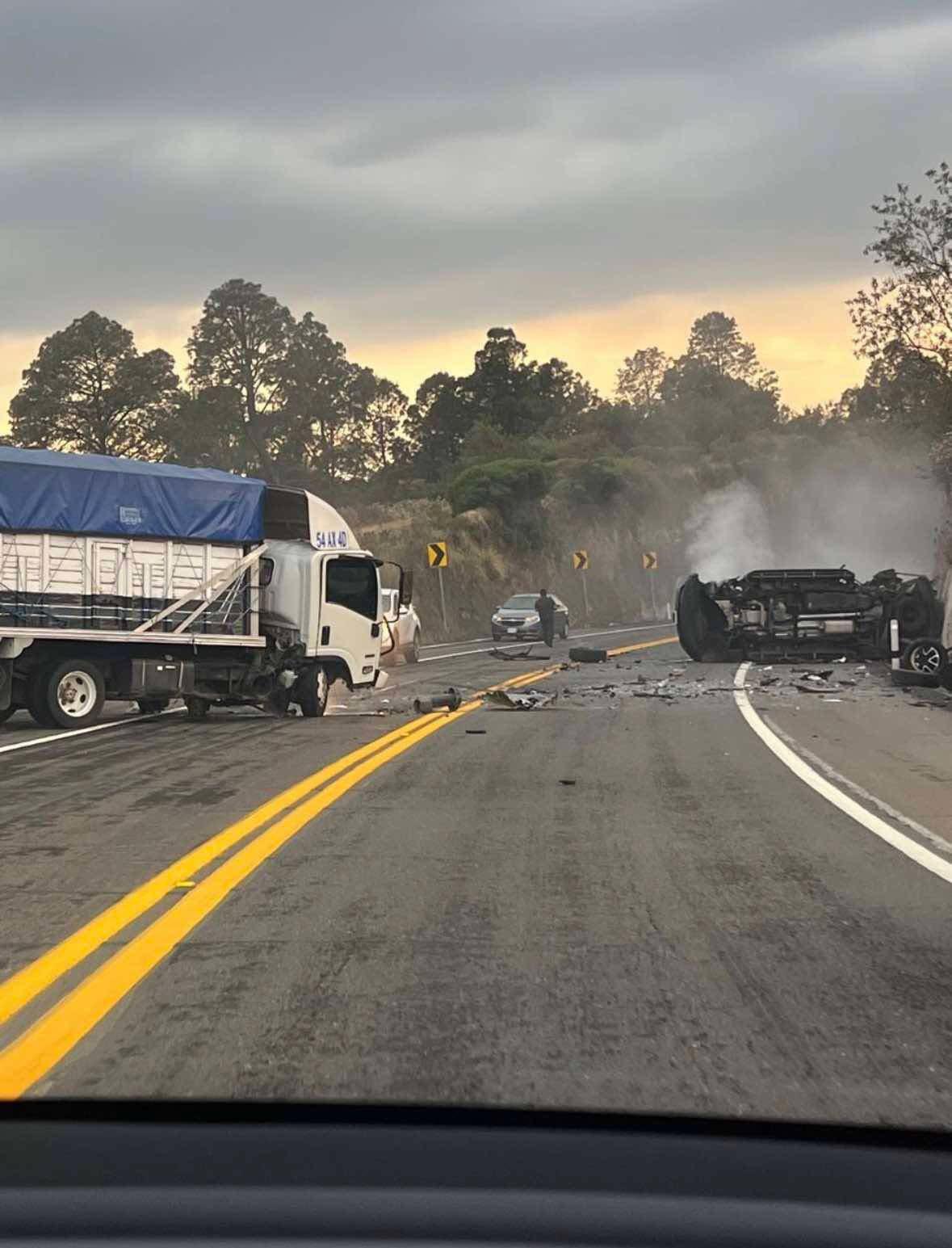 Accidente automovilístico en la carretera Toluca-Valle de Bravo, Estado de México