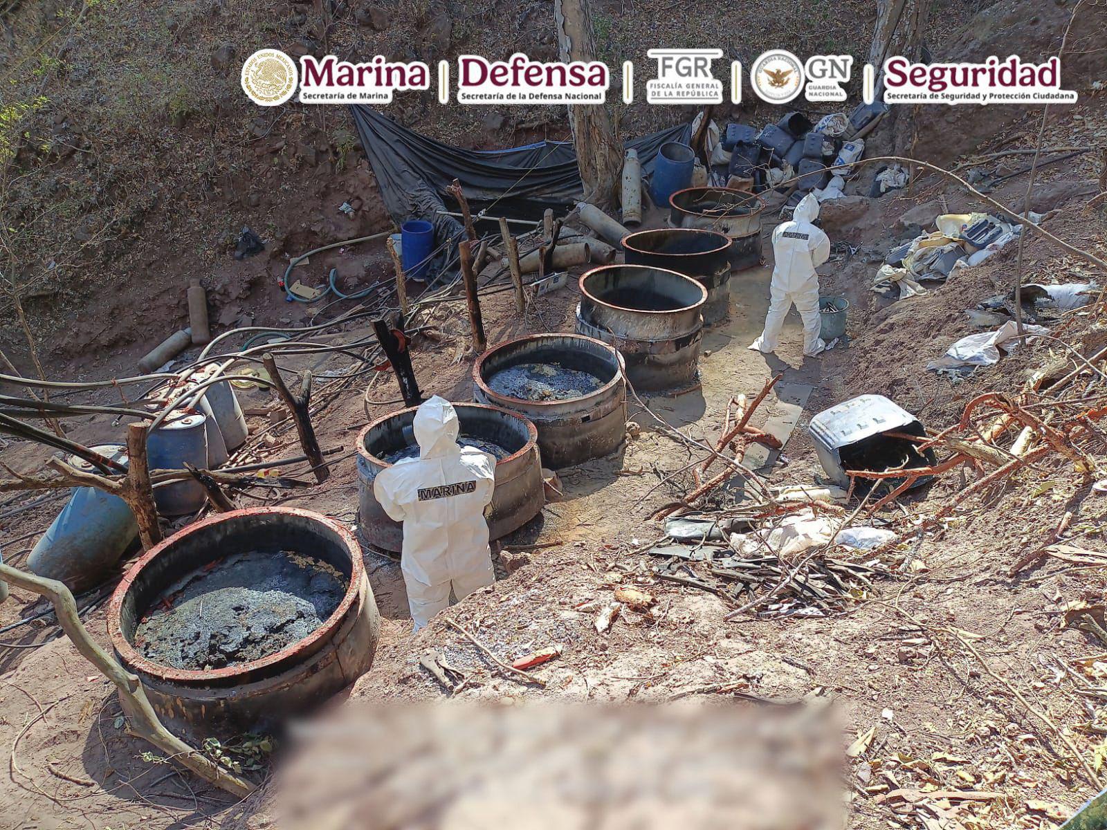 La Secretaría de Seguridad y Protección Ciudadana (SSPC), Secretaría de Marina (Semar) y la Fiscalía General de la República (FGR) desmantelaron cinco laboratorios clandestinos en Jalisco, Nayarit y Sinaloa.