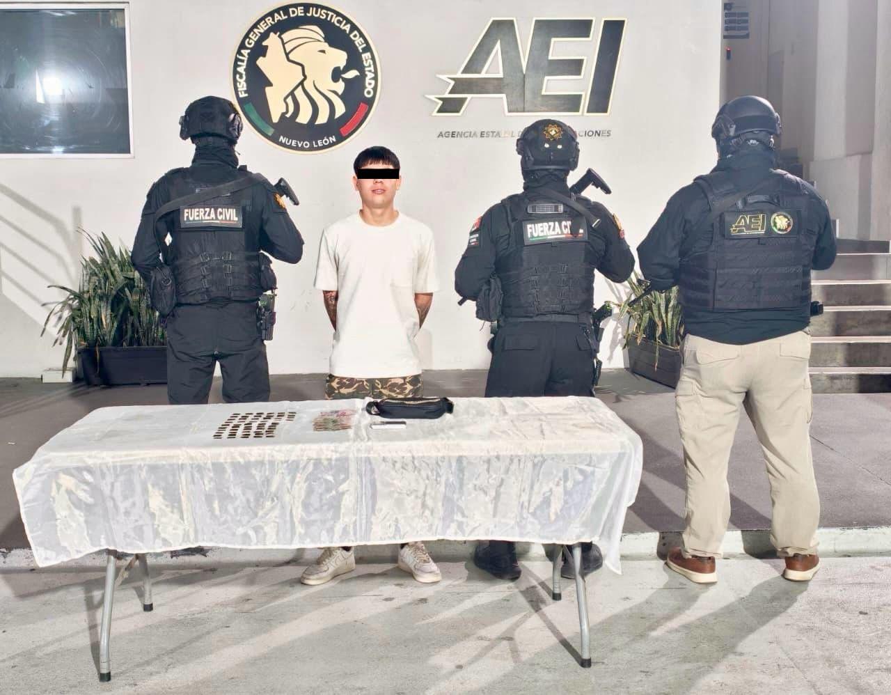 Caen joven de 19 años y un menor de edad con 60 dosis de cristal, en NL