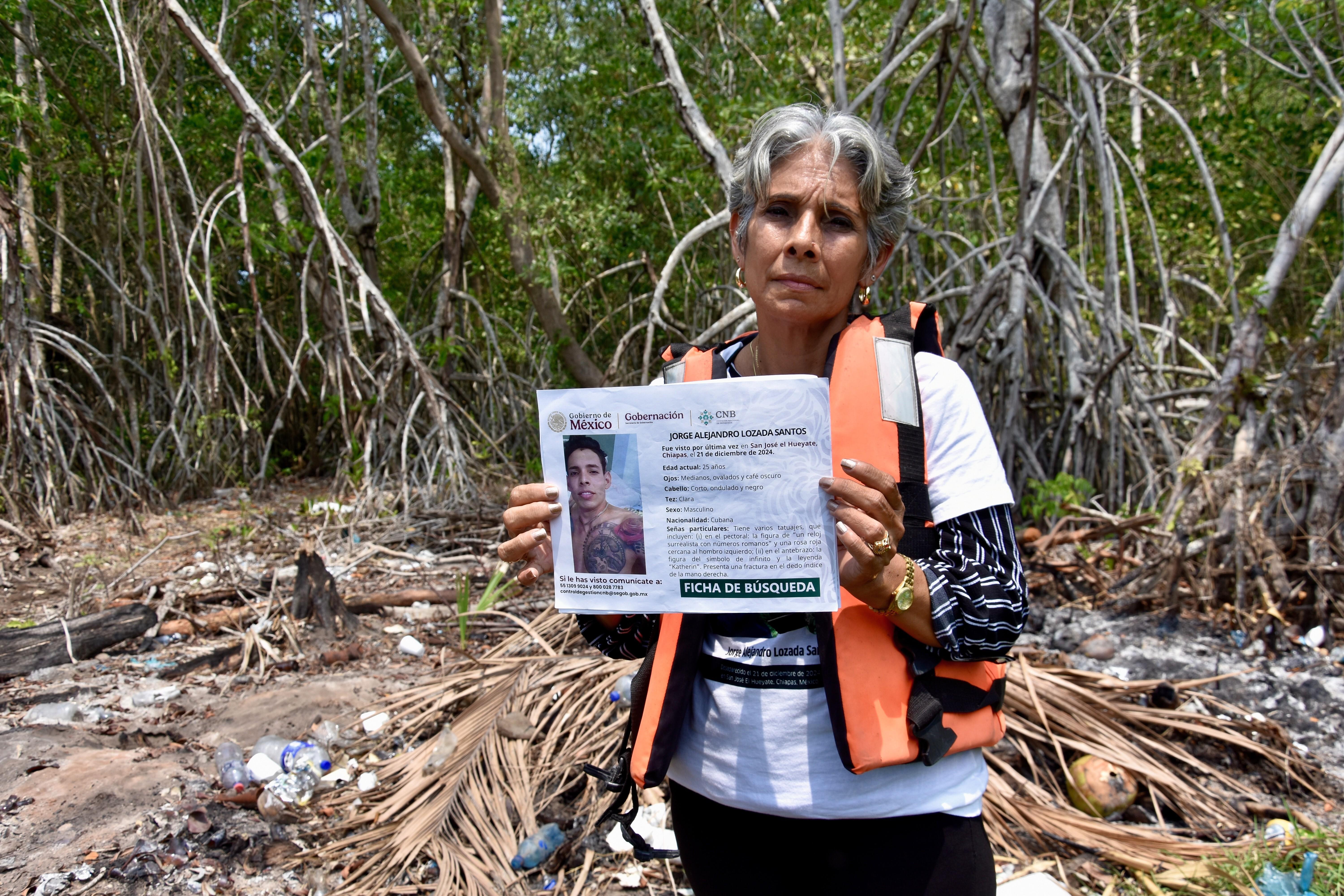 Familiares buscan en sur de México a migrantes desaparecidos en ruta marítima hacia Estados Unidos