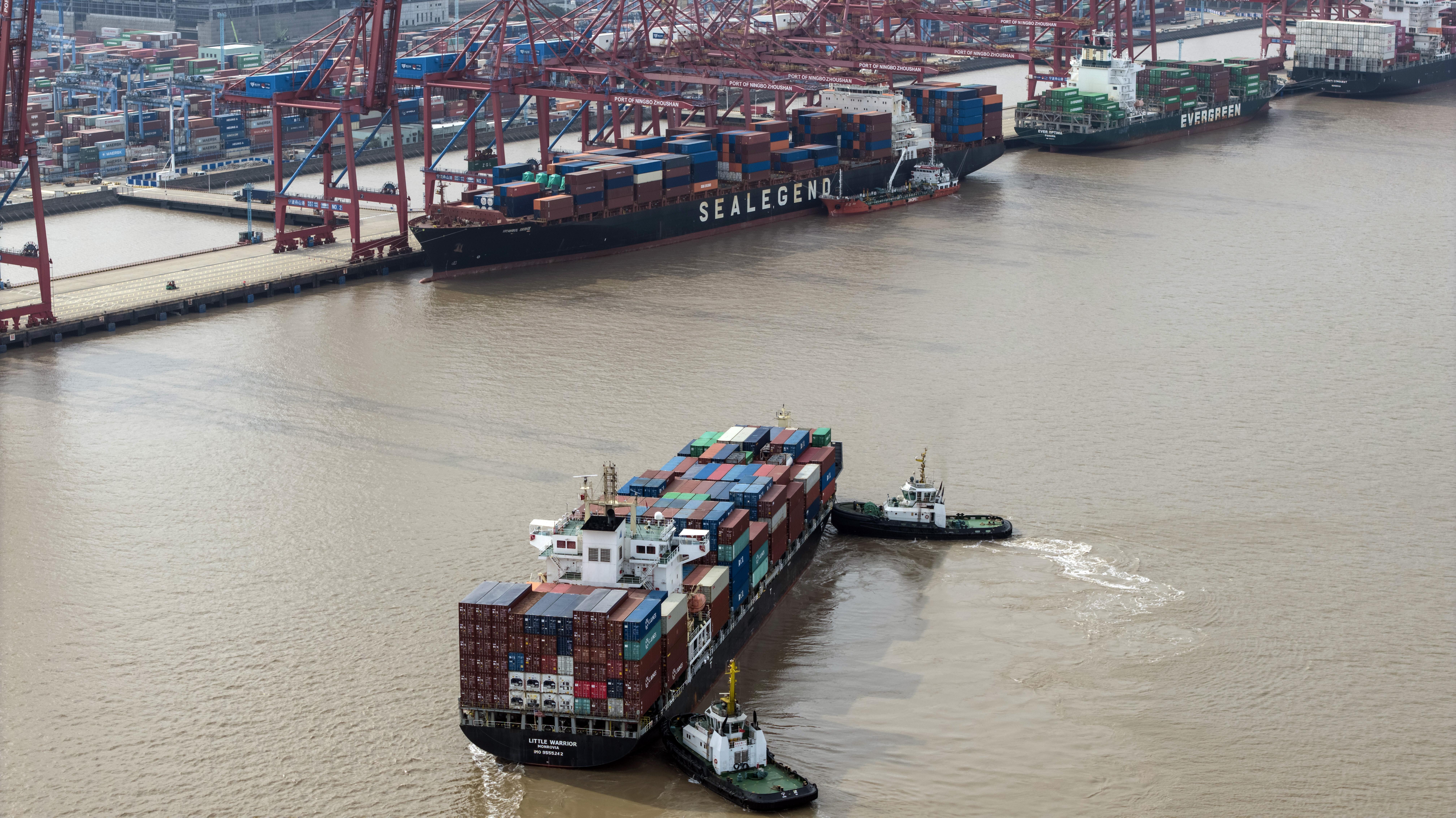 China levanta murallas alrededor de su economía